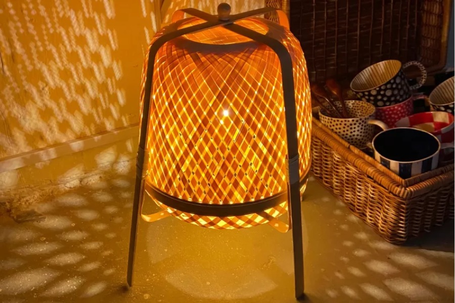 Skillfully crafted bamboo and rattan handicrafts carrying the rich breath of homeland