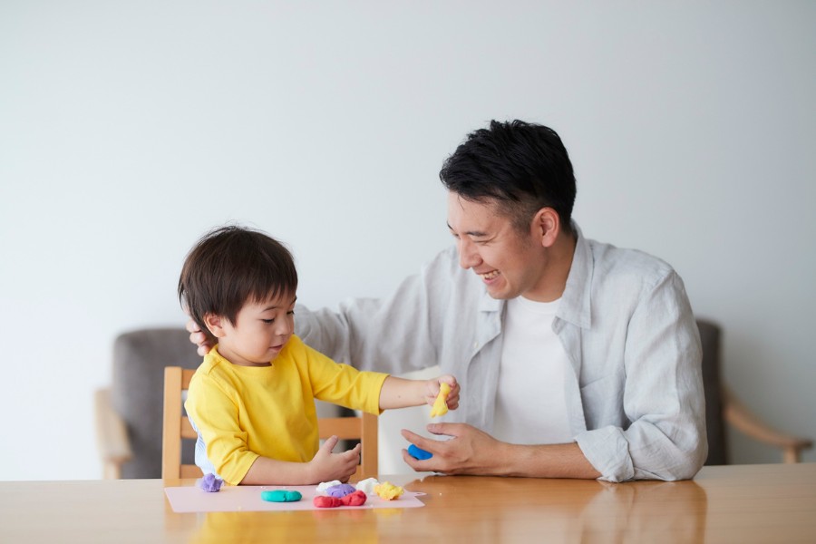 Quà sinh nhật cho bố tuổi 40 nên là những món đồ thực dụng và tinh tế