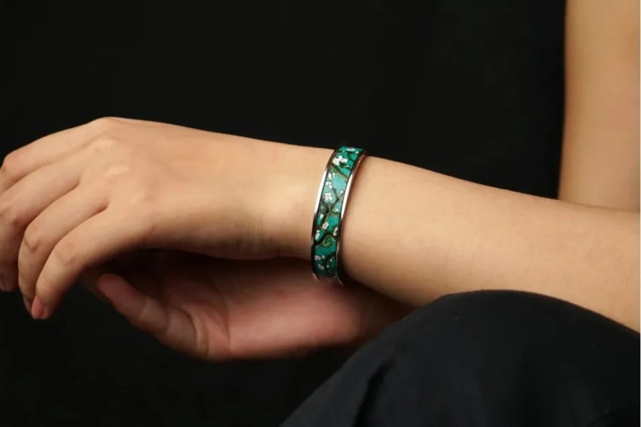 The "Almond Blossom" bracelet - jewelry with a deep artistic message