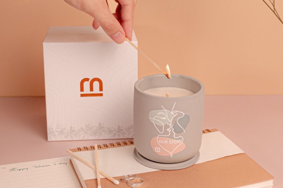 Image 04. Scented candles create peaceful spaces for moments of contemplation