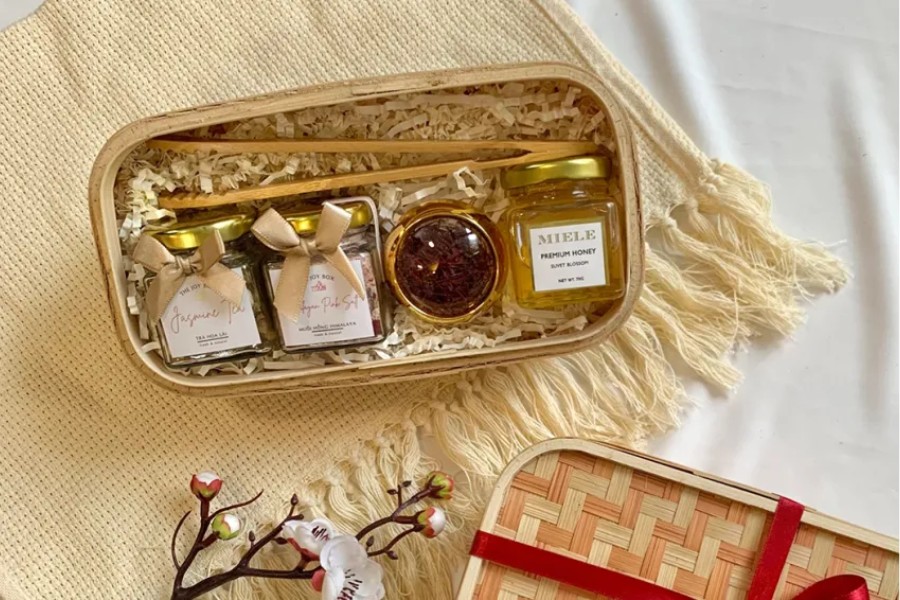 Hộp Treasure Health với trà hoa và mật ong cao cấp - đầu tư cho sức khỏe mẹ yêu