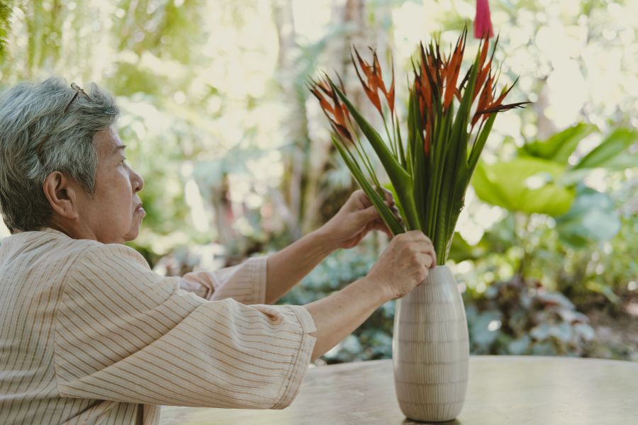 tặng bình hoa nếu mẹ thích cắm hoa