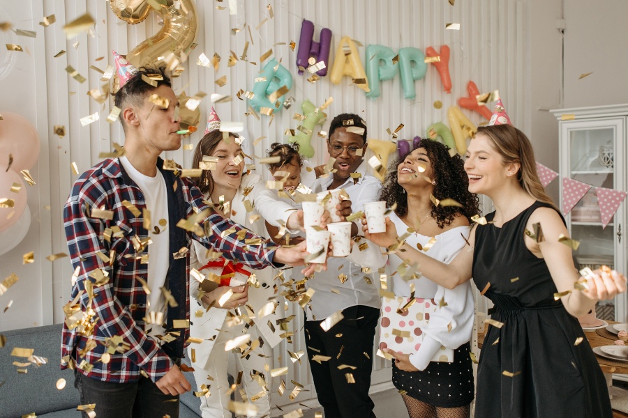 Smart budget balancing to choose gifts that are both meaningful and suitable