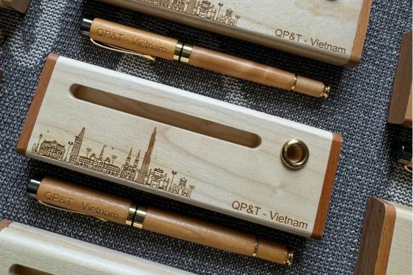 Image 03. Personalized gifts with names and logos become important strategic investments.