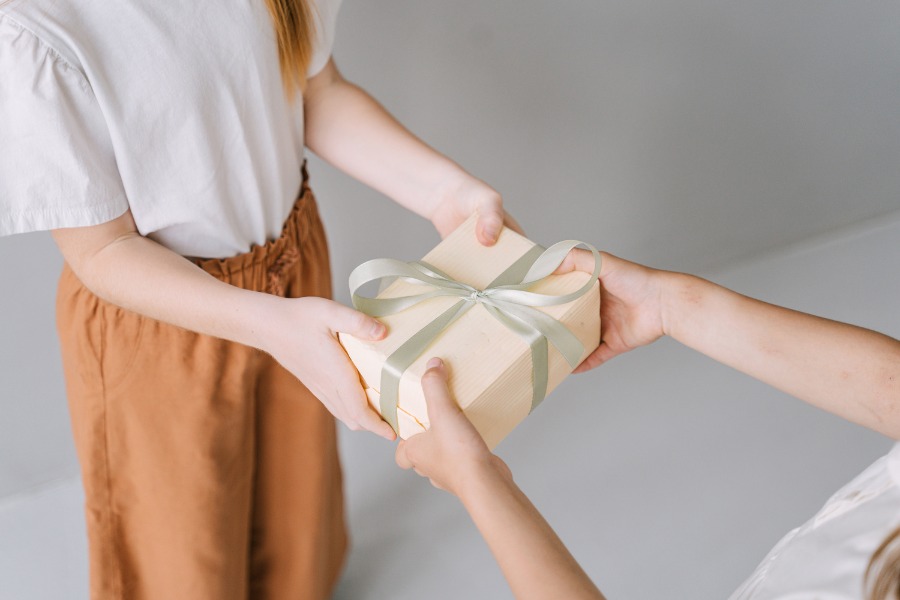 Surprise gifts always bring double joy