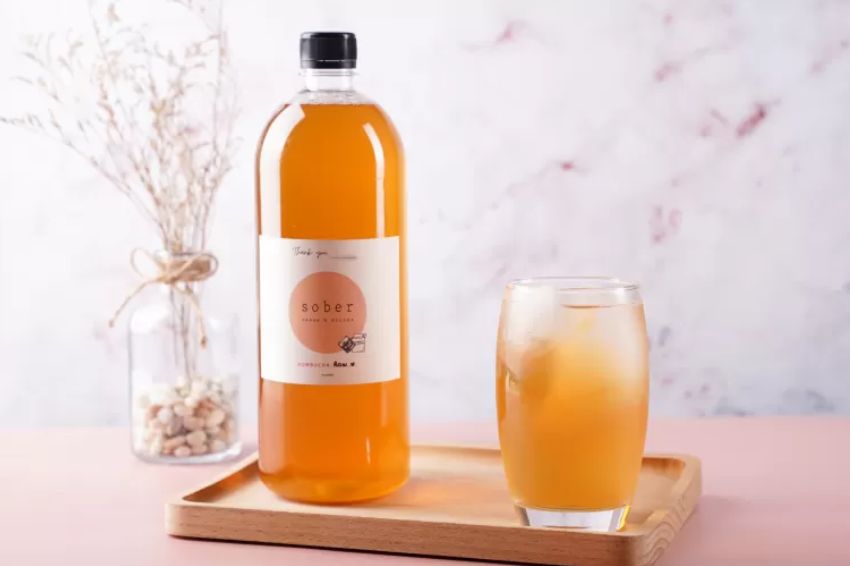 Choose wellness-focused summer gifts for an elegant brand touch