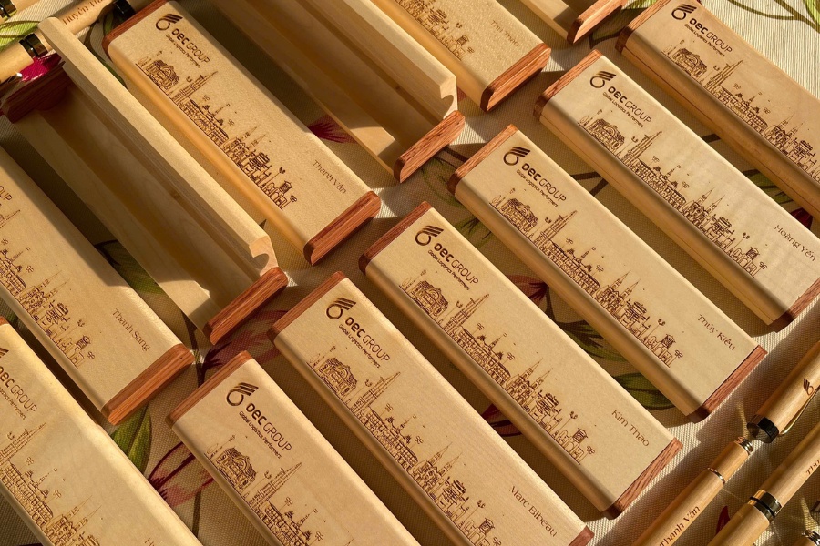 Every small detail in gifts represents sincere appreciation sent to customers