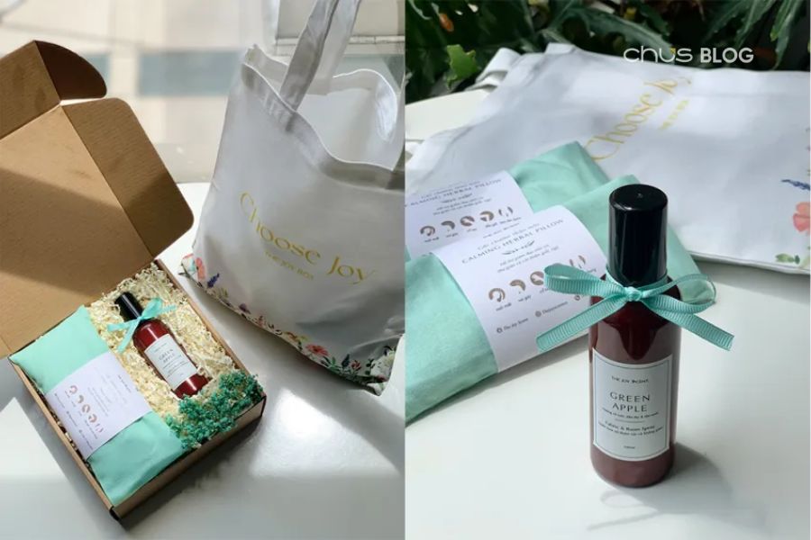 Gối chườm thảo mộc tinh dầu thêu tên là món quà tuyệt vời giúp thư giãn và giải tỏa căng thẳng trong những ngày hè nóng bức