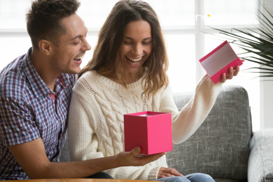 Vậy những gợi ý quà tặng nào sẽ khiến nàng "tan chảy" theo từng sở thích riêng biệt?