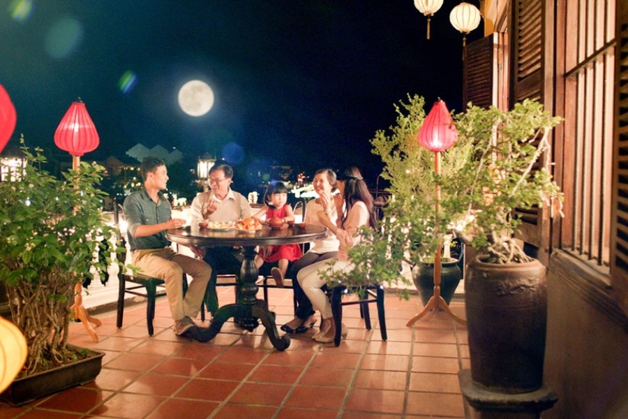 Mid-Autumn Festival - the season of full moon with loved ones
