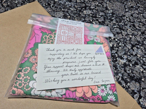 A handwritten note can foster a sense of connection with customers