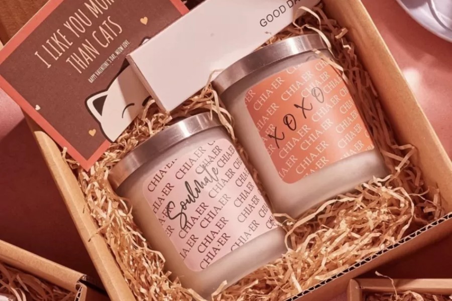 Scented candle collection telling love stories through the language of fragrance and color