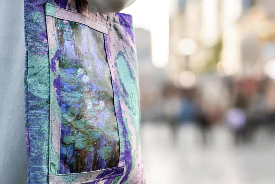 A pretty bag helps recipients stand out in every travel photo