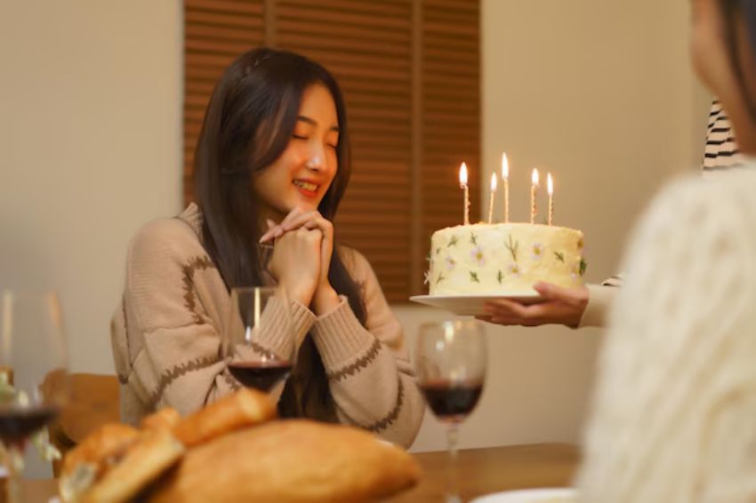 Trao tình cảm bằng những lời chúc mừng sinh nhật cho bạn gái mới quen