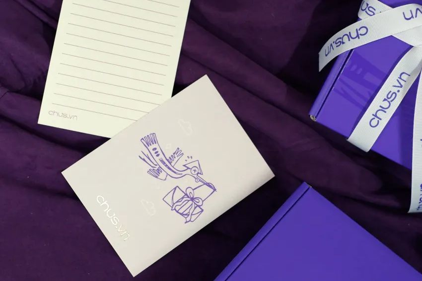 Gifts packaged elegantly with handwritten cards score absolute points