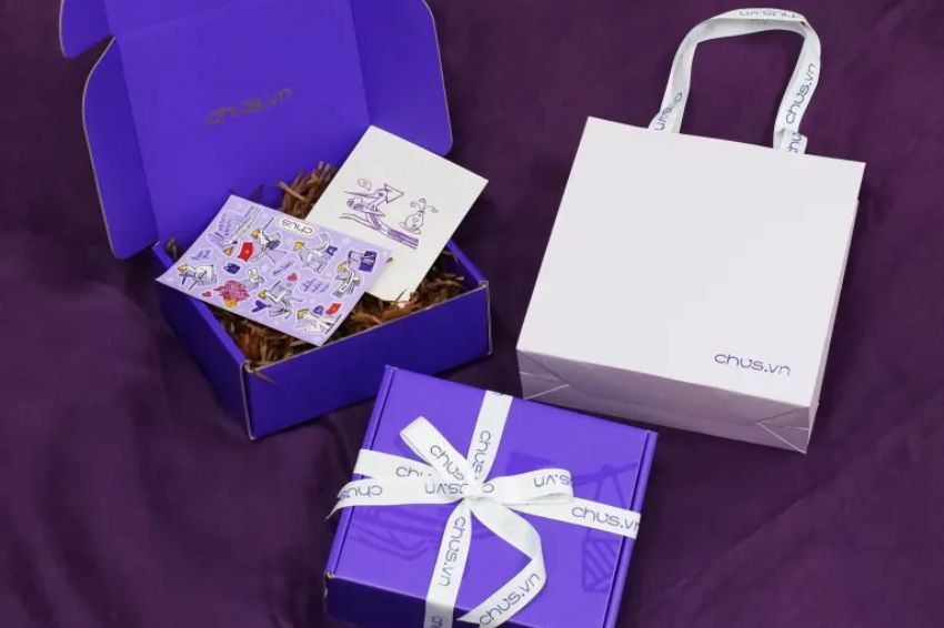 CHUS Exclusive Gift Box & Accessories Set