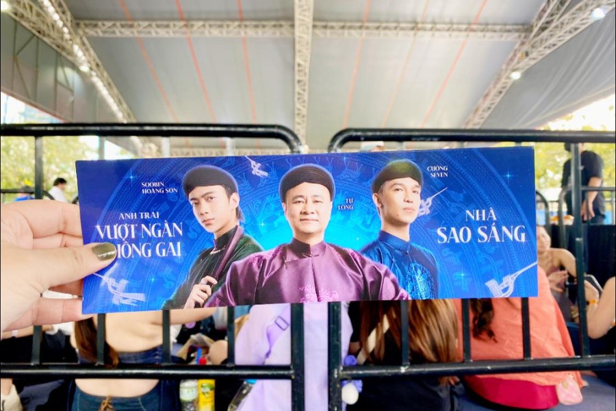 Fans need to note gift-giving rules to avoid troubling their idols