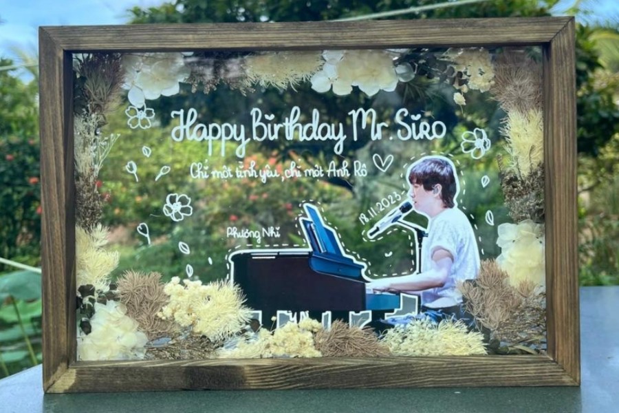 Dried flower frame - an artistic gift with unique personality for your idol