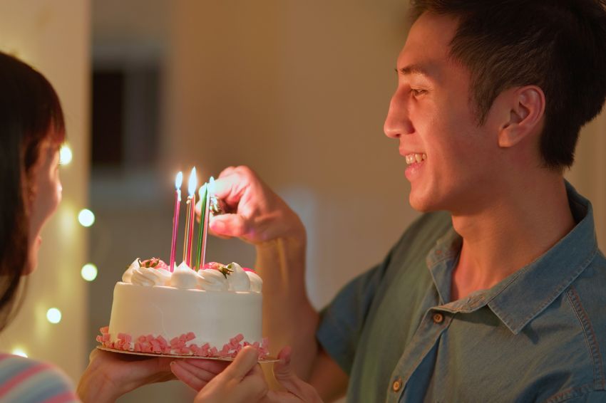 Ảnh 06. Hãy cùng chồng đón nhận tình yêu thương trong ngày sinh nhật.