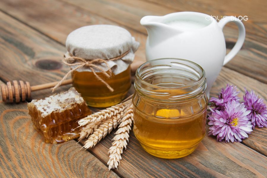 Warm milk with honey - a simple formula with surprising effectiveness for good sleep during exam season