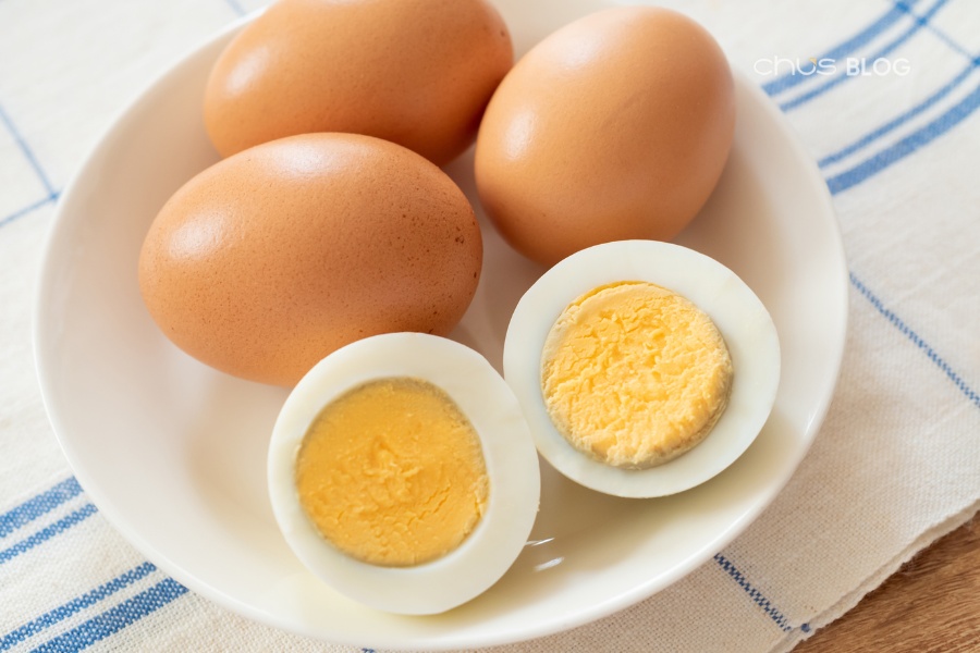 Breaking prejudices like breaking eggshells - inside always contains unexpected potential