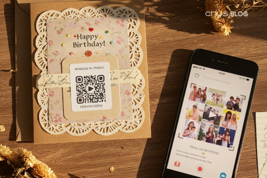Thiệp QR code kết nối thế giới thực với không gian ảo.
