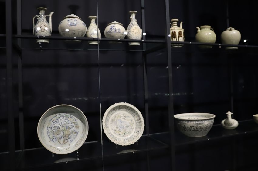 Image 06. Bat Trang ceramics were exported to many countries in the region