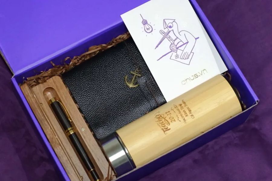 Image 12: Refined, beautifully packaged, personalized gifts