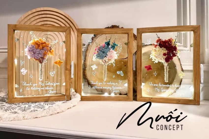 Khung tranh hoa khô sẽ là một món quà tốt nghiệp ý nghĩa cho học sinh cấp 3