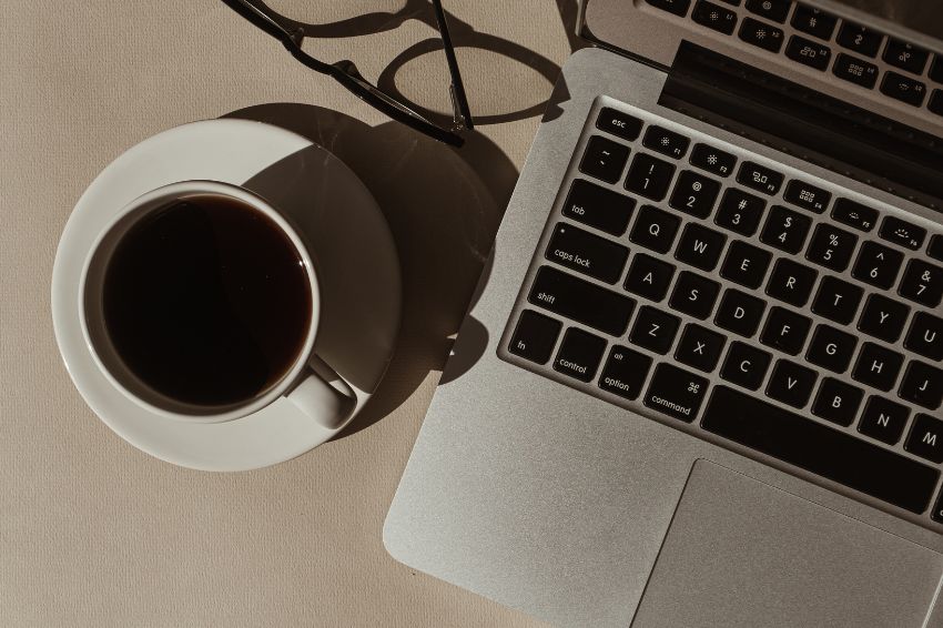 Ảnh 02. Tác dụng của caffeine kéo dài gần một ngày làm việc