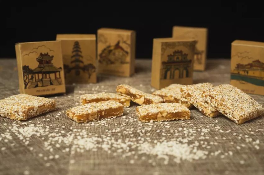 Image 02. Various Vietnamese specialties are beautifully packaged as gifts