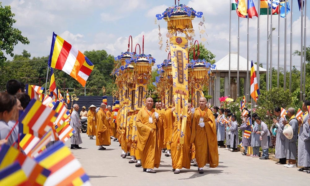 Vesak là ngày lễ tưởng niệm ba sự kiện thiêng liêng trong cuộc đời Đức Phật Thích Ca Mâu Ni