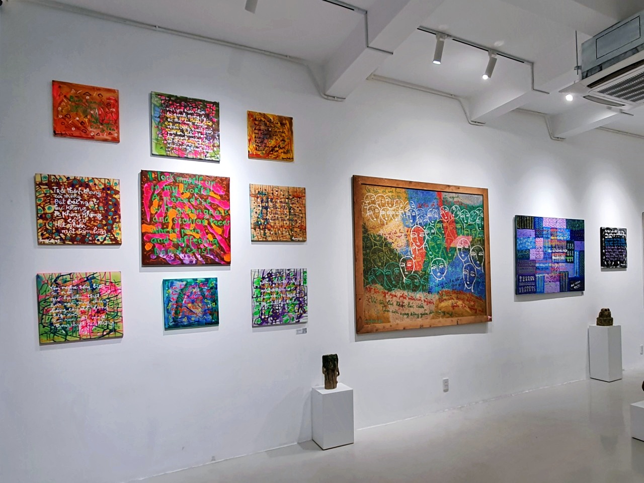 find artifacts, contemporary art
