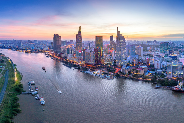 must do in Saigon, travel, vacations, destinations, tourist places, great place, popular things, fun, interesting place, big cities, modern vietnam, market tour, saigon botanical gardens, saigon notre dame basilica, diversified cultural backgrounds, ho chi minh city