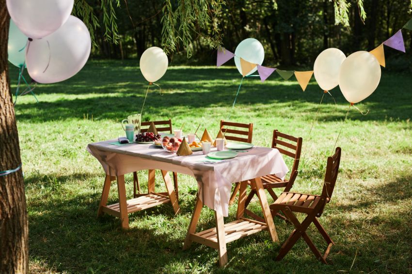 Ảnh 04. Kịch bản tổ chức sinh nhật cho mẹ ngoài trời làm tăng phần sôi động