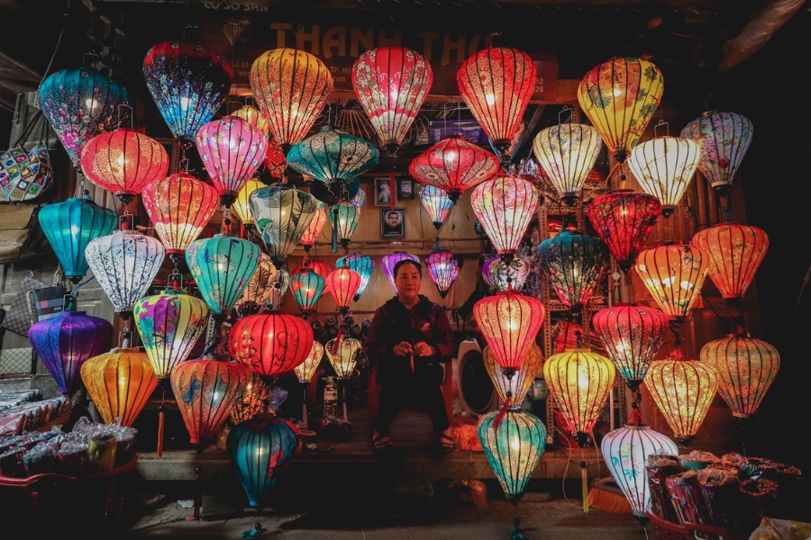 Traditional arts still maintain their unique appeal