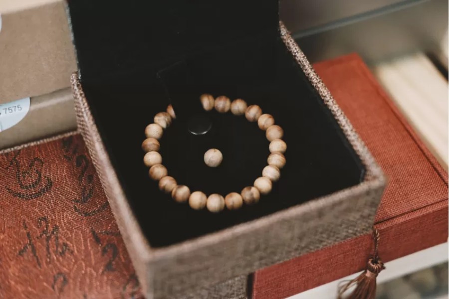 Chuỗi hạt trầm đẹp mắt mang lại bình an và may mắn