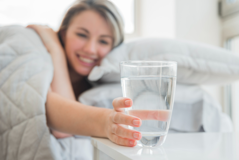 uống nước đủ buổi sáng