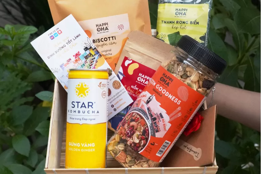 Granola & Kombucha Bamboo Box Gift Set